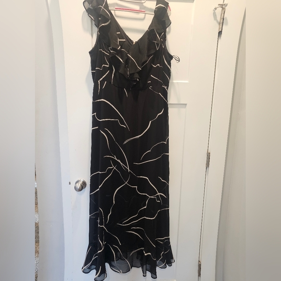 NWT! DKNY Womens Black WHITE Detail Sleeveless V Neck Maxi Dress SZ 16 - Picture 1 of 9